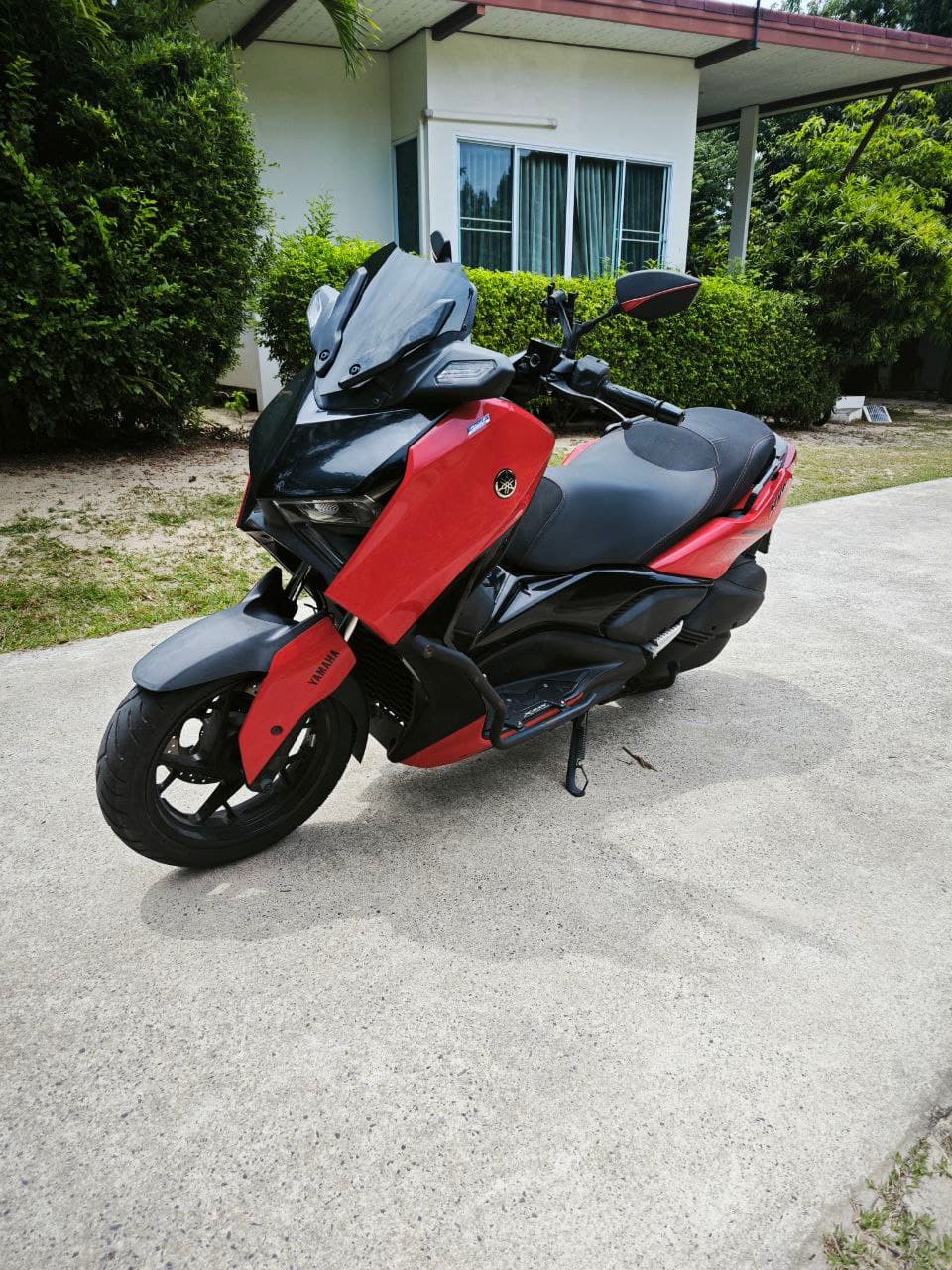 Yamaha XMAX 300 Red Tuning 2024